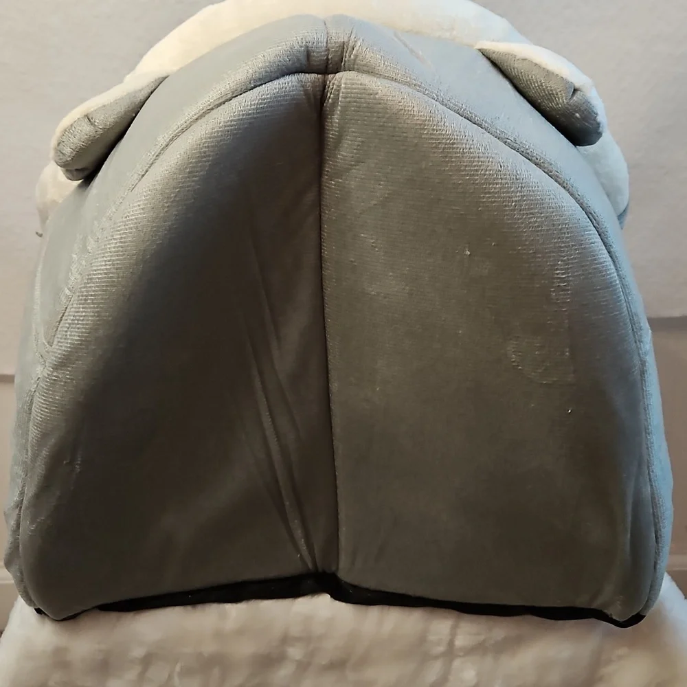 Brand New Gray and White Kitten Cat bed with Hanging Pom Pom Ball for Play